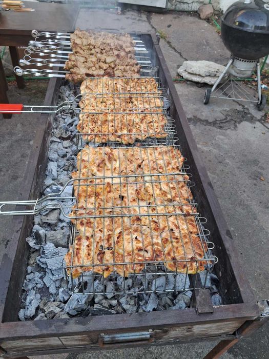 Оренда  мангалу 1,5м +20 шампурів, 4 решітки.