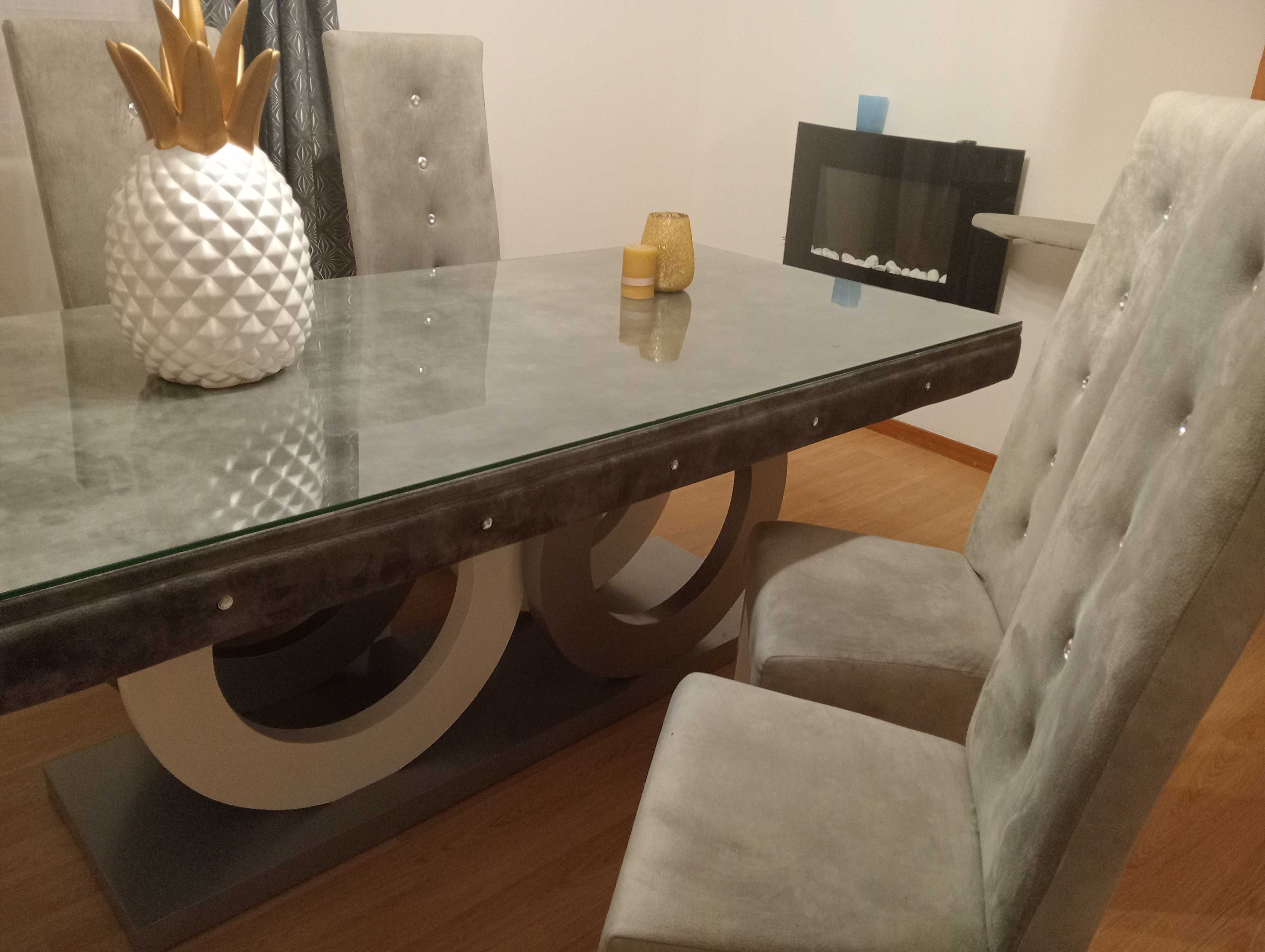 Mesa de sala de jantar