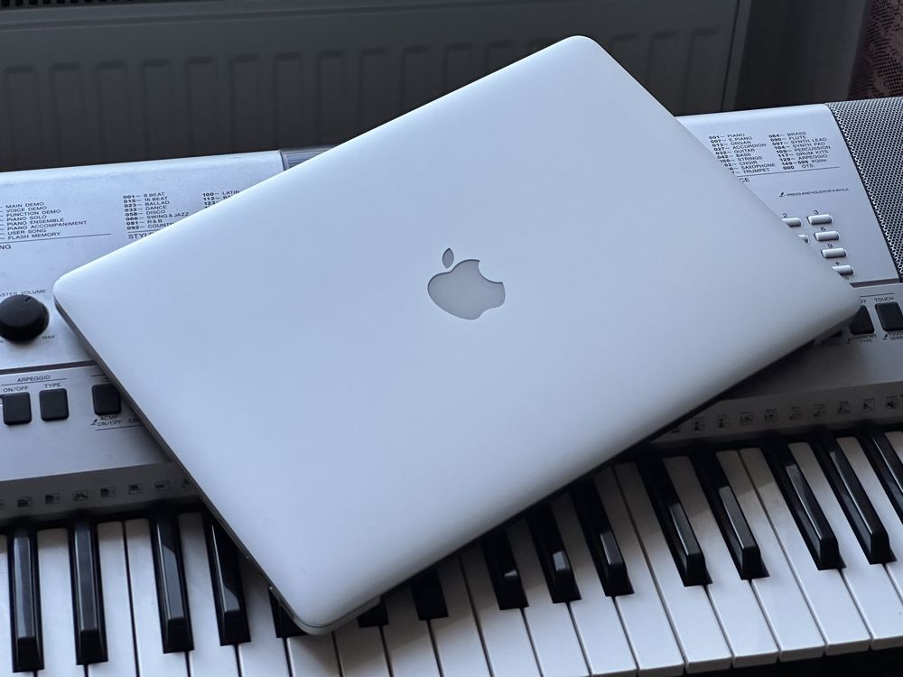 MacBook Pro 15 2015 | i7/16/512gb | Radeon R9 2gb