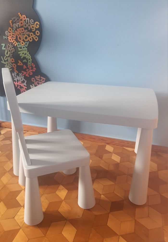 Stolik plus krzesełko dla dziecka Ikea