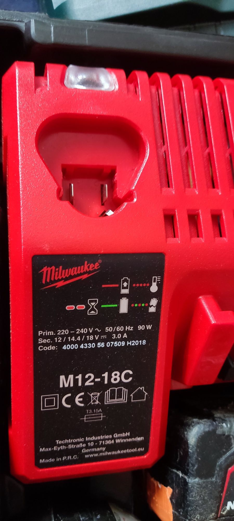 Milwaukee akumulator m18 nowy