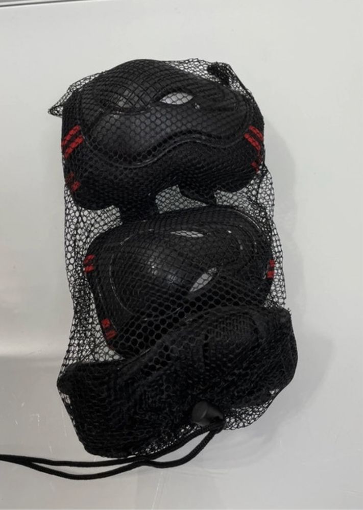 Korimefa kask i zestaw ochraniaczy 48-54 cm