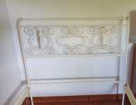 Cama de ferro branca