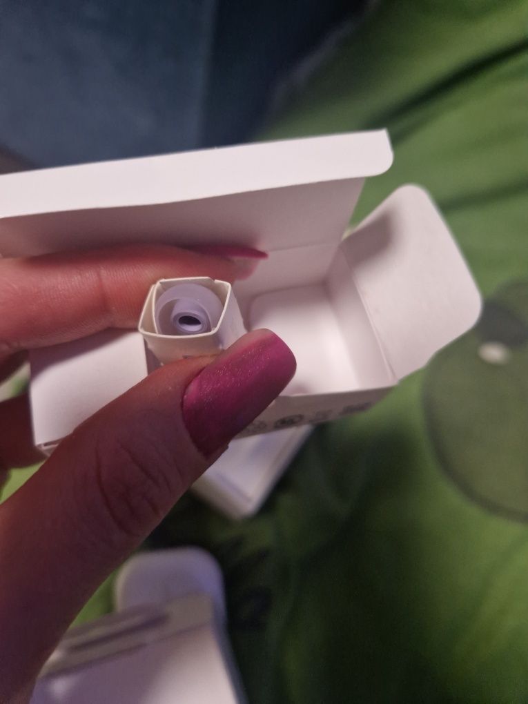 Оригінальні Samsung Galaxy Buds2  (тільки кейс , коробка )