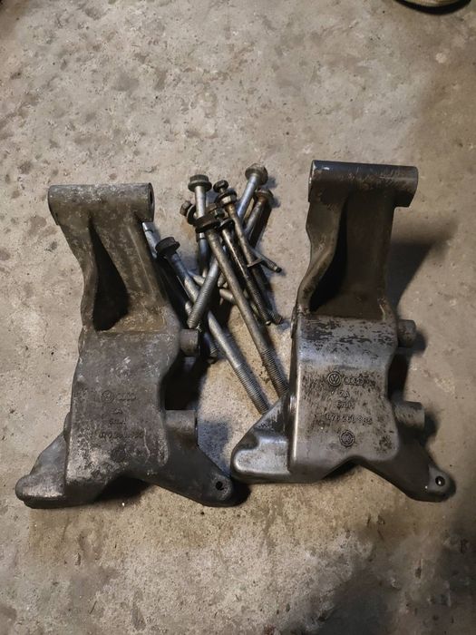 Кронштейн компрессора Рефрижератора Volkswagen Крафтер 2.0, 2.5