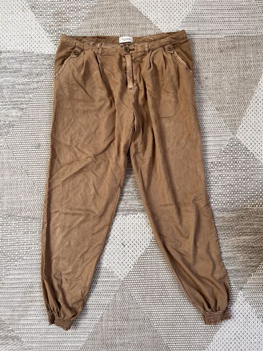 Luźne spodnie damskie Pull&Bear
