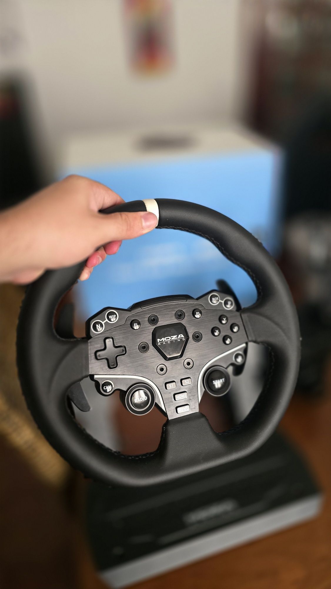 Volante e pedais Moza r5 direct drive com suporte de mesa