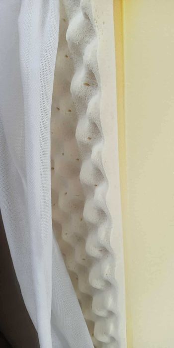 Materac 90x200 gr.22cm na sprężynach pianka latex używ.