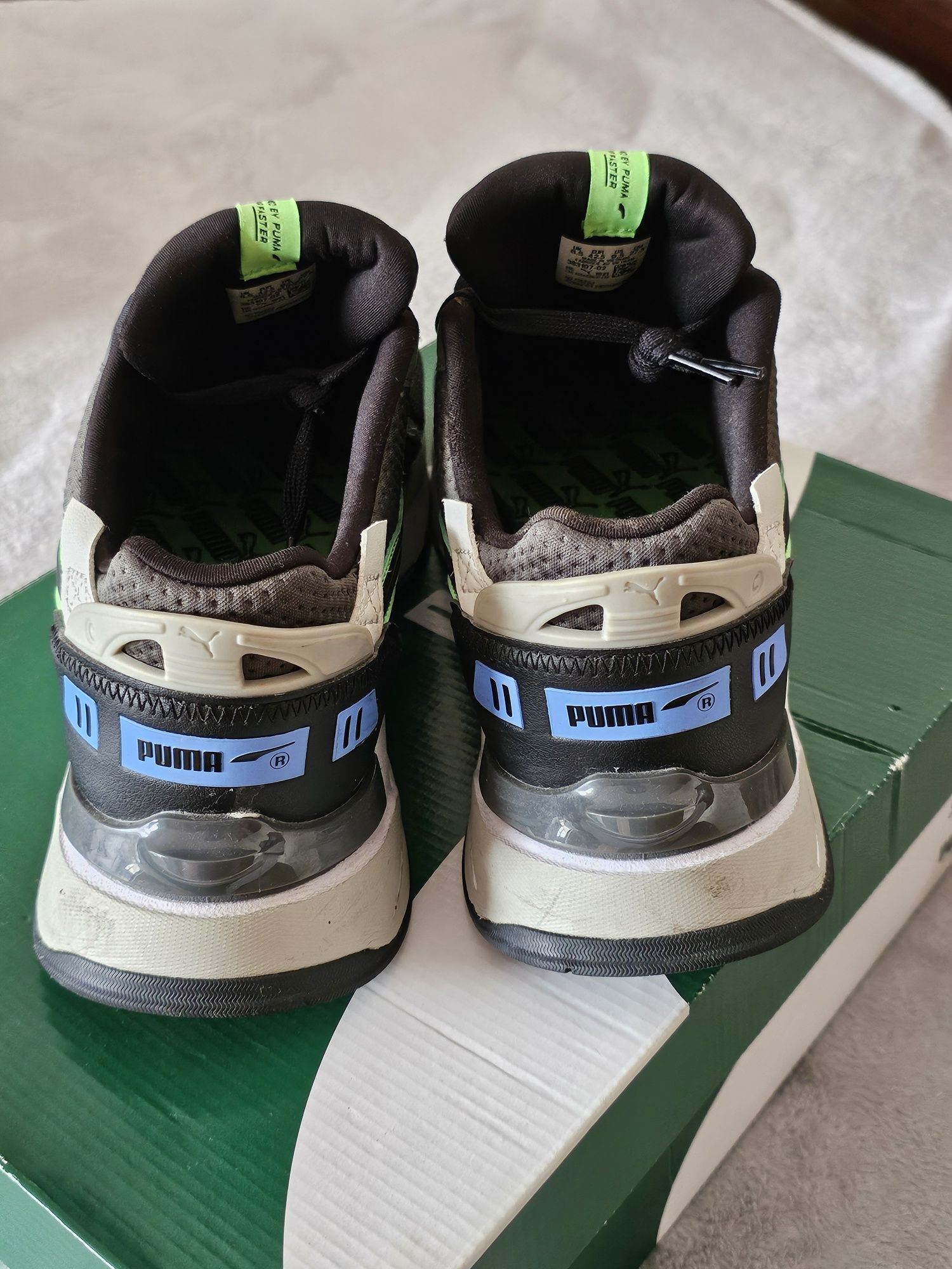 Tênis Puma pouco usado, com caixa original.
