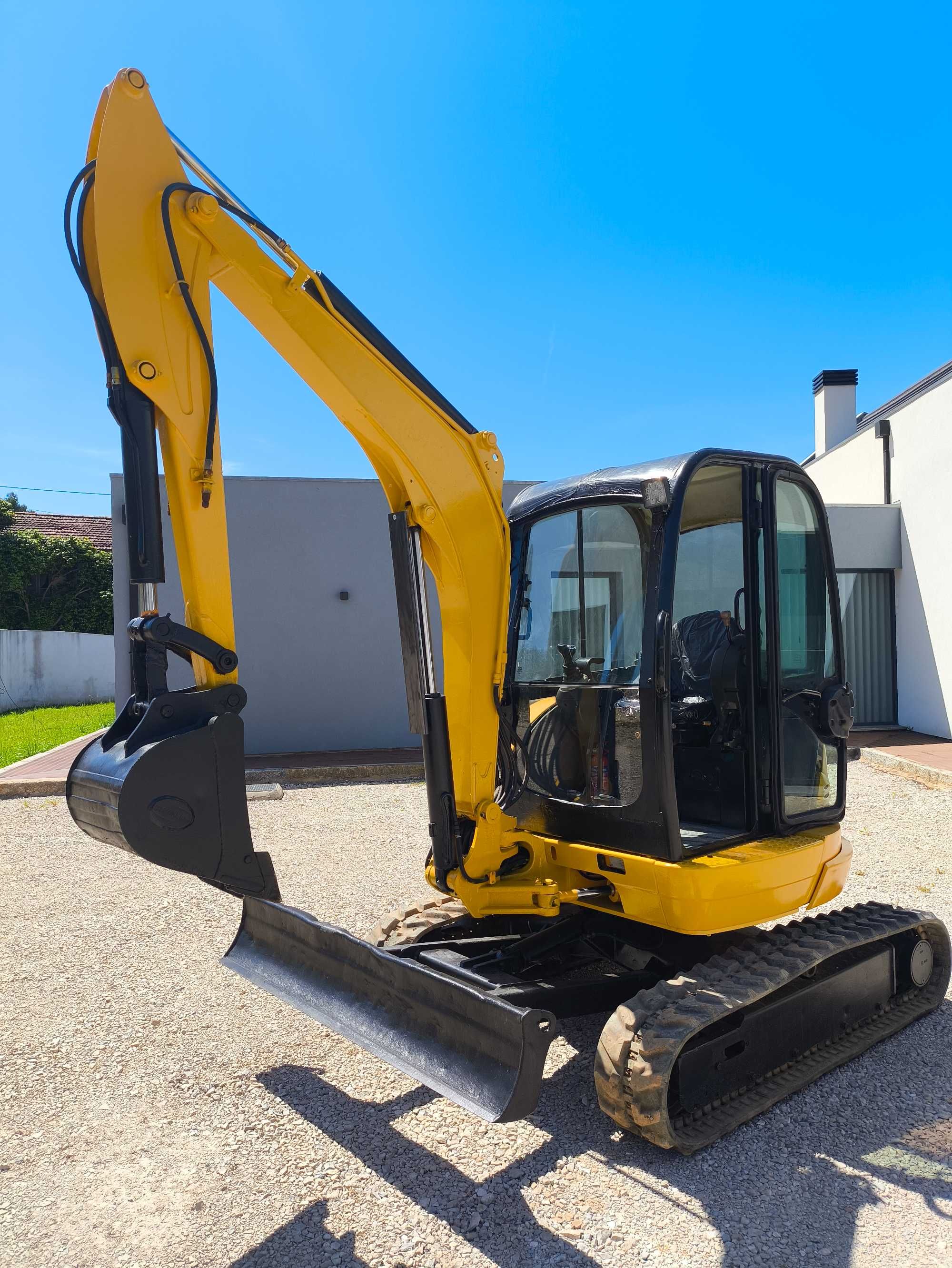 Mini Giratória JCB 8035 ZTS