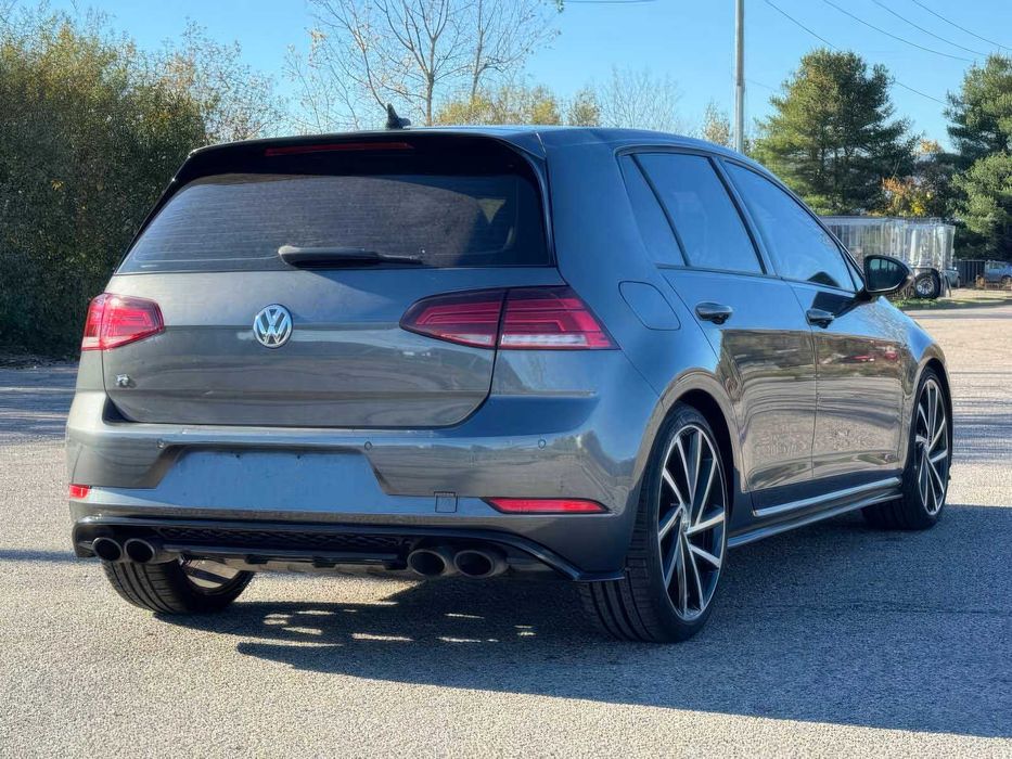 Volkswagen Golf R 4Motion      2019