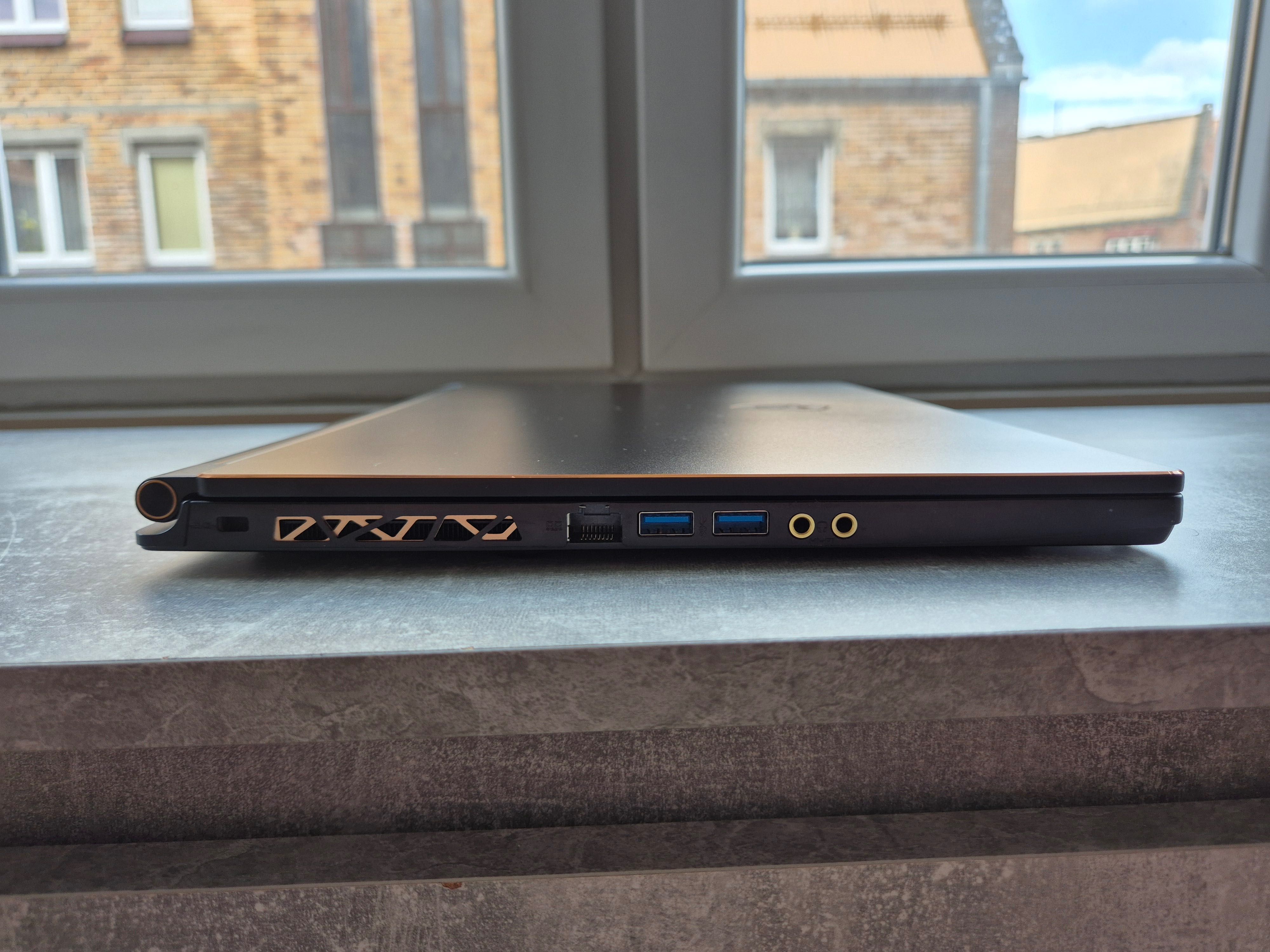 MSI Stealth GS65-9SF 15.6 FHD 240Hz/i7-9750H/32GB/512GB/RTX 2070 8GB