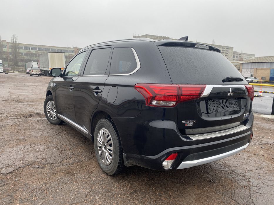 Плагін гібрід mitsubishi outlander phev