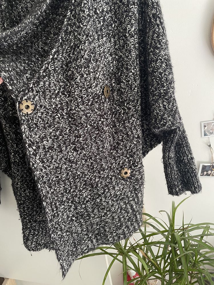 Sweter damski kardigan Pull&Bear