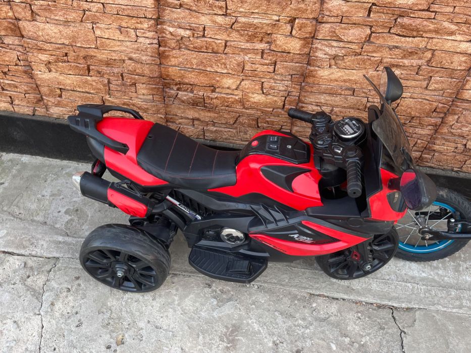 Продам дитячий мотоцикл на акумуляторі