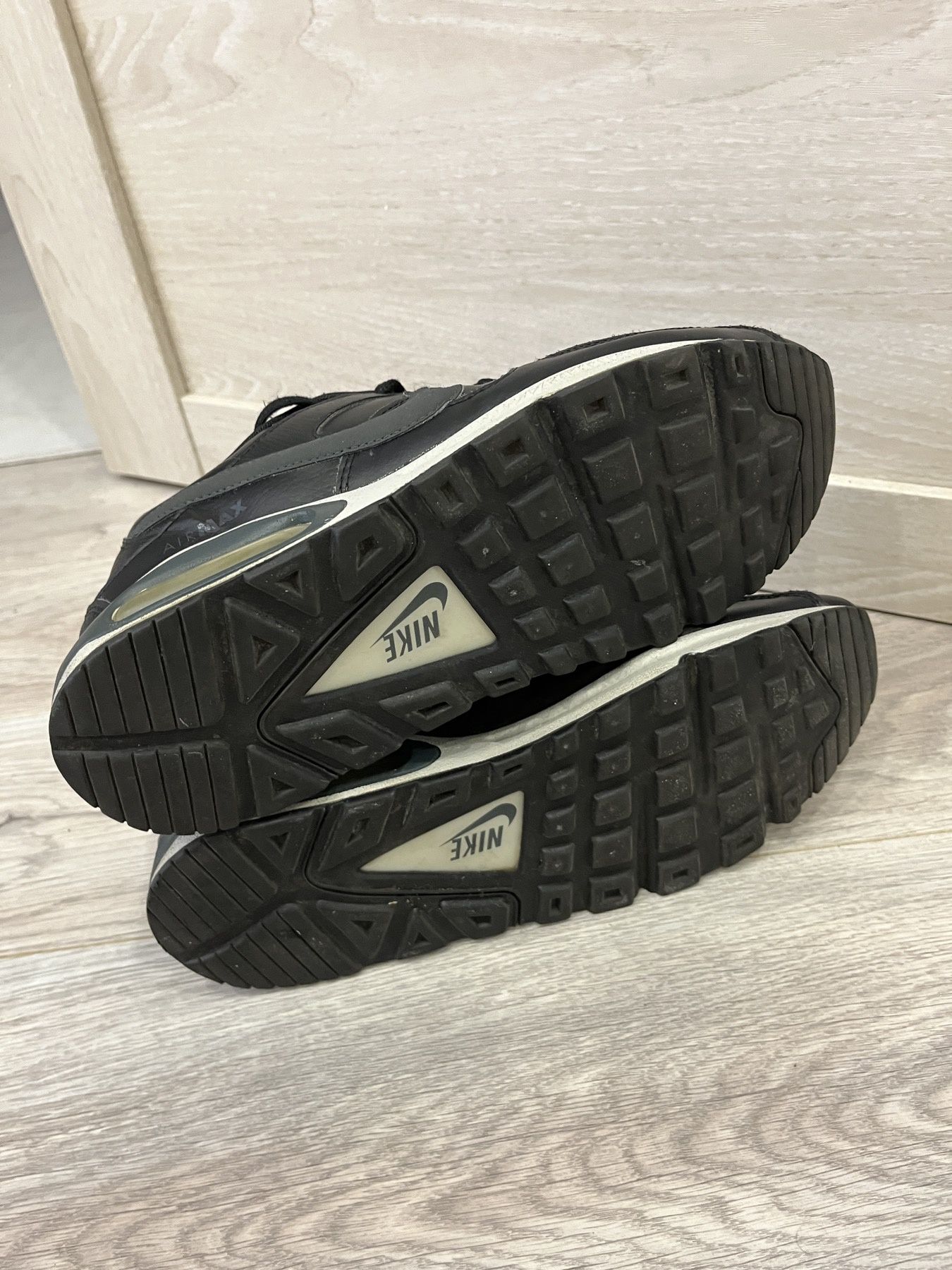 Кросівки Nike AIR MAX COMMAND LEATHER Black 42/27 оригінал