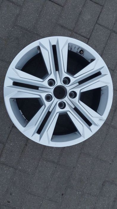 Felga aluminiowa Audi OE 81A601025AJ 7.0&quot; x 17&quot; 5x112 ET 45