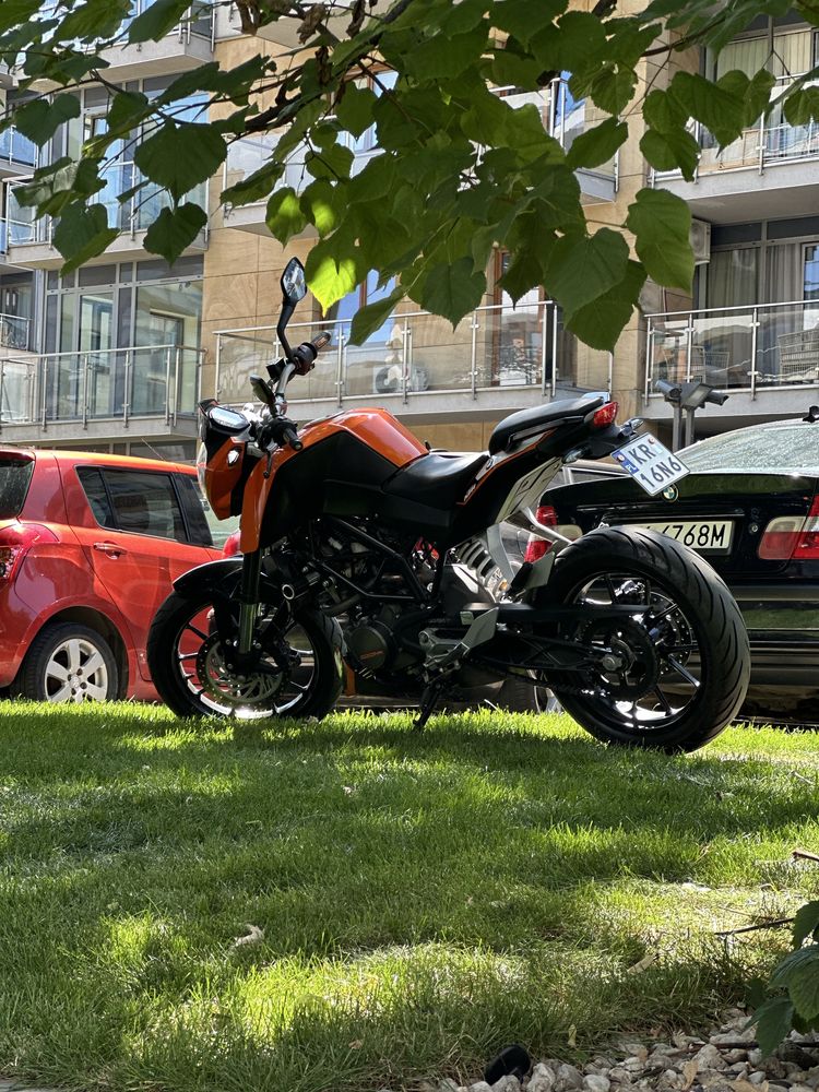 KTM DUKE 125. 2011 roku, 26.000 prbg