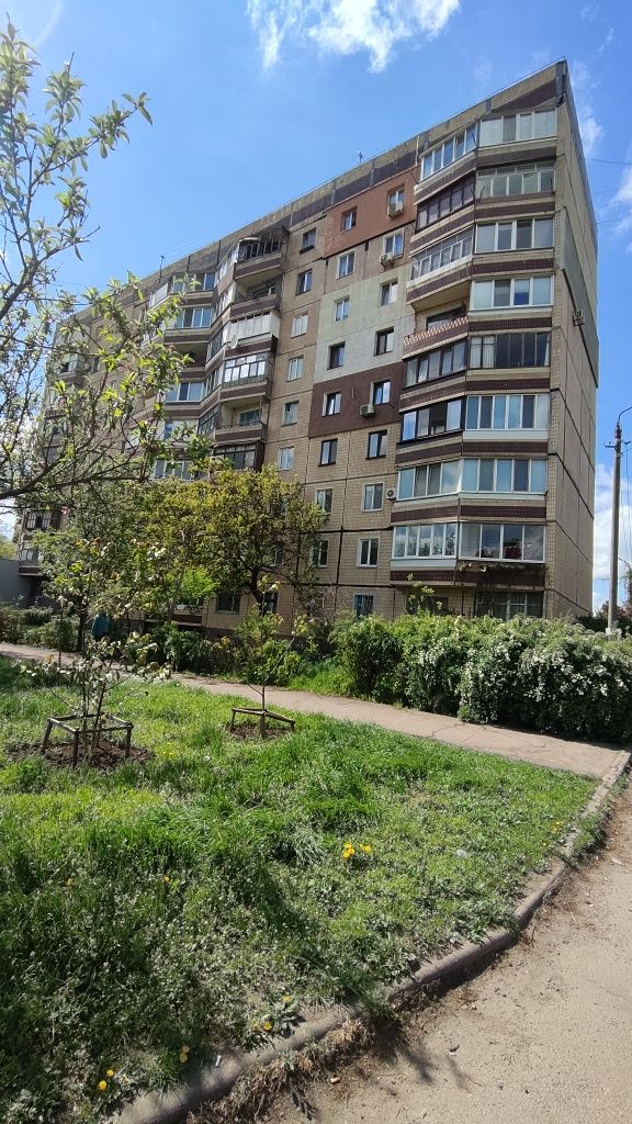 Продам 1-км квартиру 8/9 по вул. Віктора Оцерклевича 1б (Курчатова)