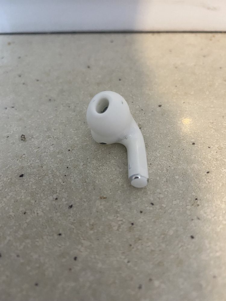 Lewa słuchawka airpods pro gen 1