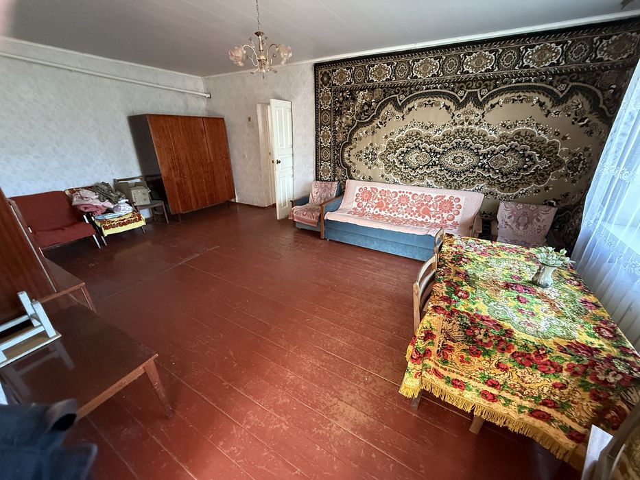 Продаж цегляного півбудинку в р-ні 6 школи