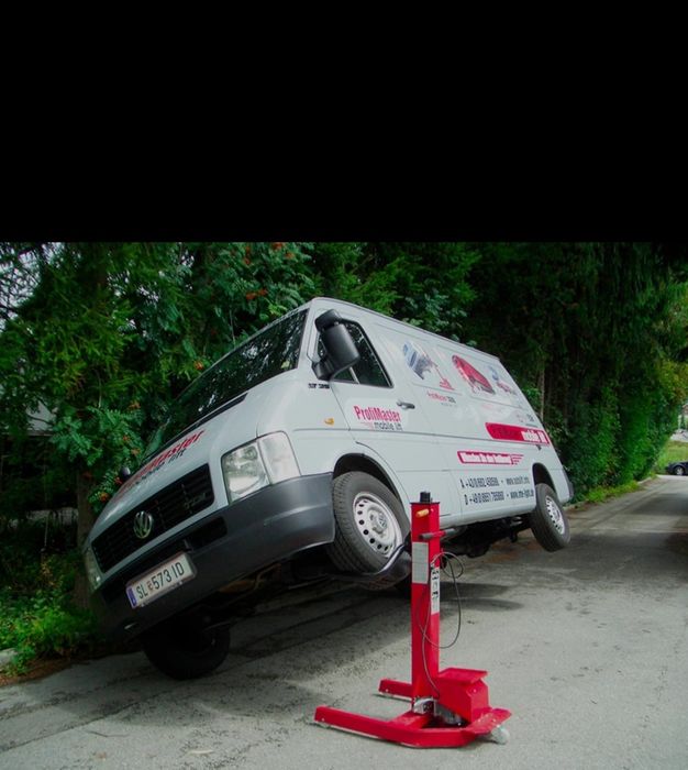 Podnośnik samochodowy mobilny PROFIMASTER 3000