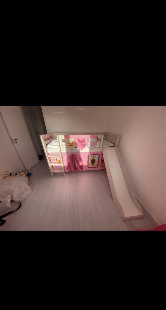 Cama com escorrega