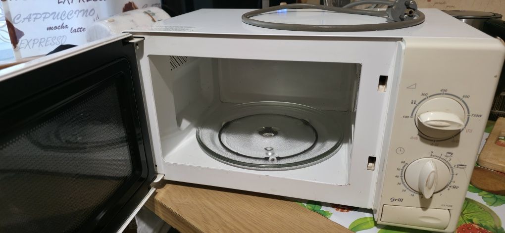 SSprzedam mikrofalówke samsung