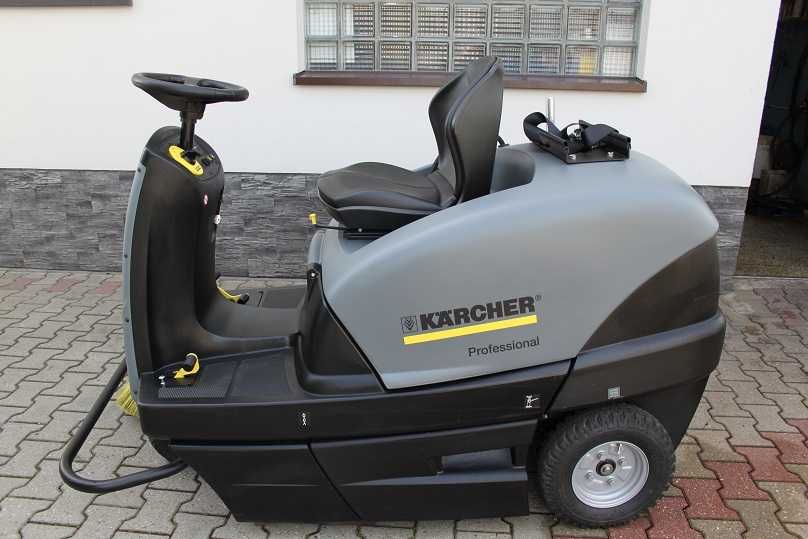 Zamiatarka Karcher KM 100/100 R LPG  jak nowa 25h  fv23%  26000 netto