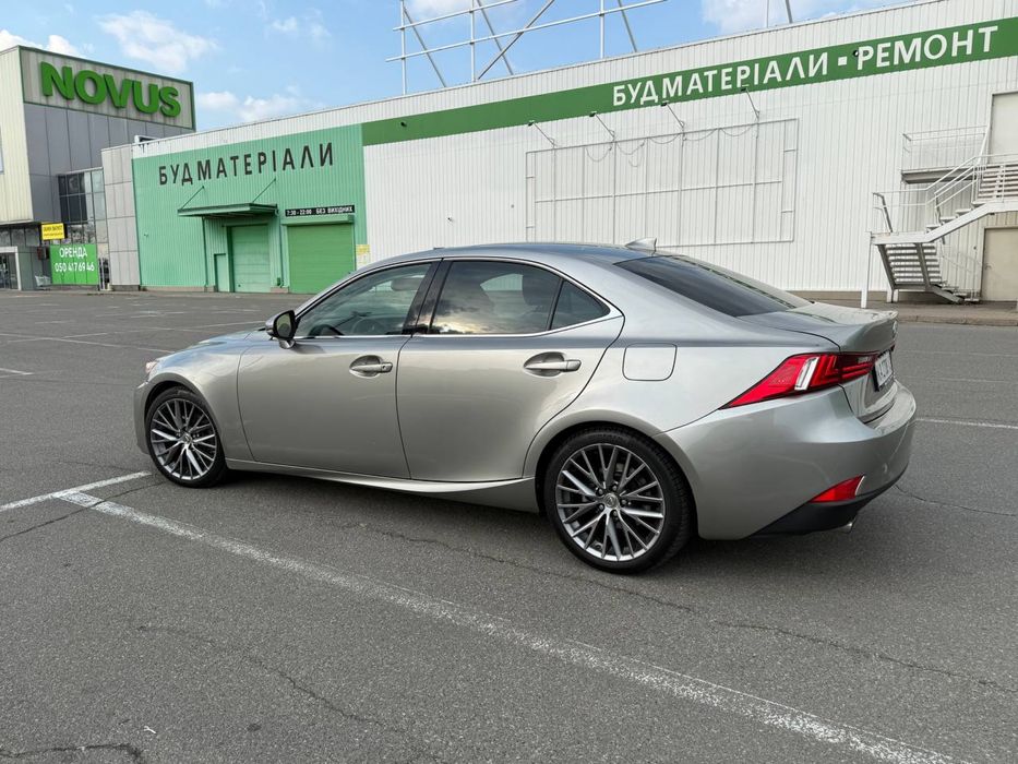 Lexus is 250 (2015)
