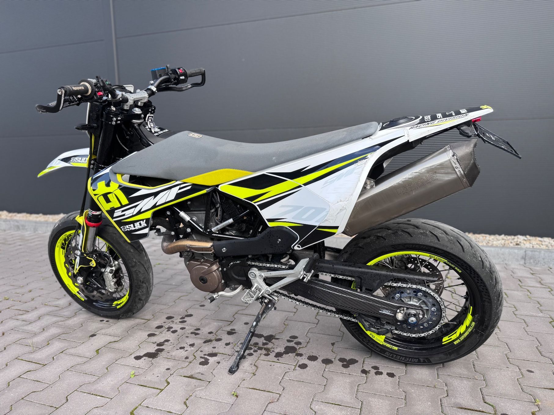 Husqvarna 701 LED Remus Kat A2 Zeta Carbon