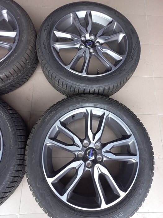 R18 5×108 et55 шини 235×50 Nokian нові