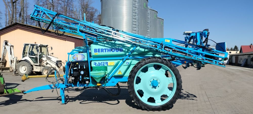 Opryskiwacz Berthoud Racer 2700L 24m 6 sekcji Oryginał