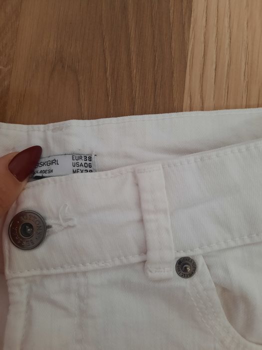 Sprzedam krótkie spodenki