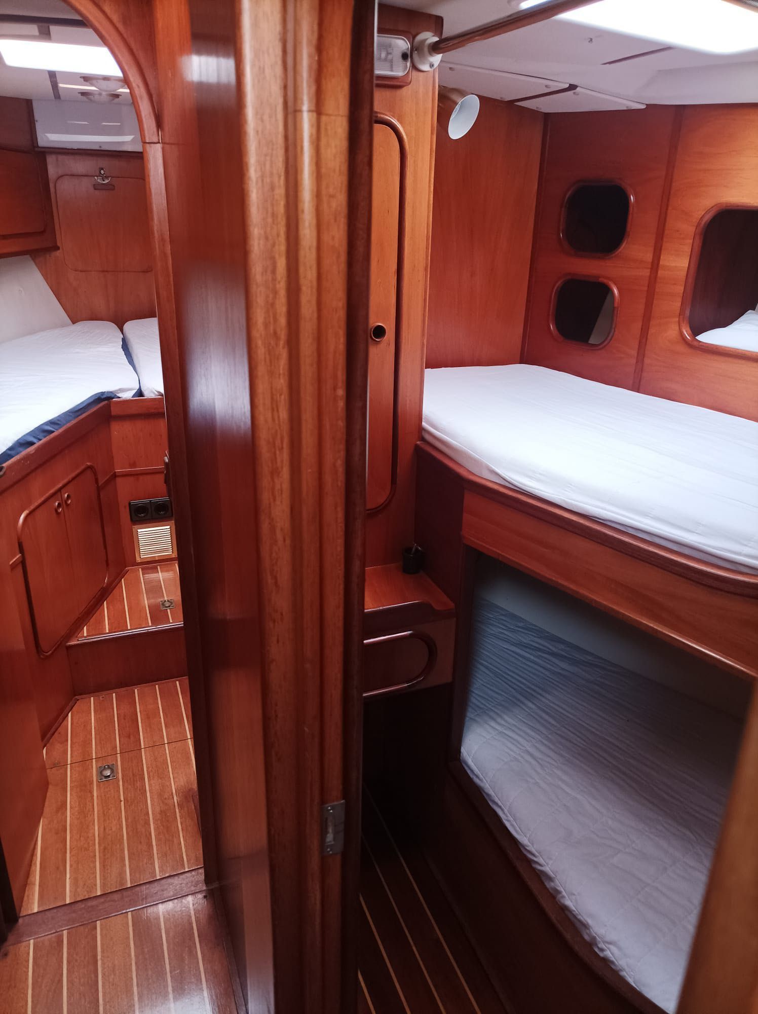 Veleiro Trident Voyager 40
