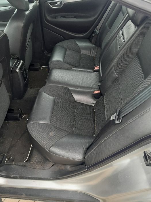 Samochod volvo s6