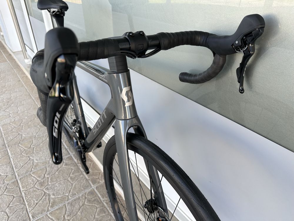 Bicicleta Scott Addict - Colecao 2025