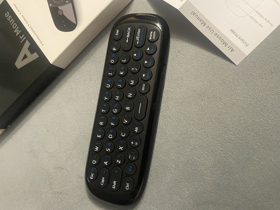 Pilot uniwersalny 3w1- Air Mouse, klawiatura bezprzewodowa i pilot IR