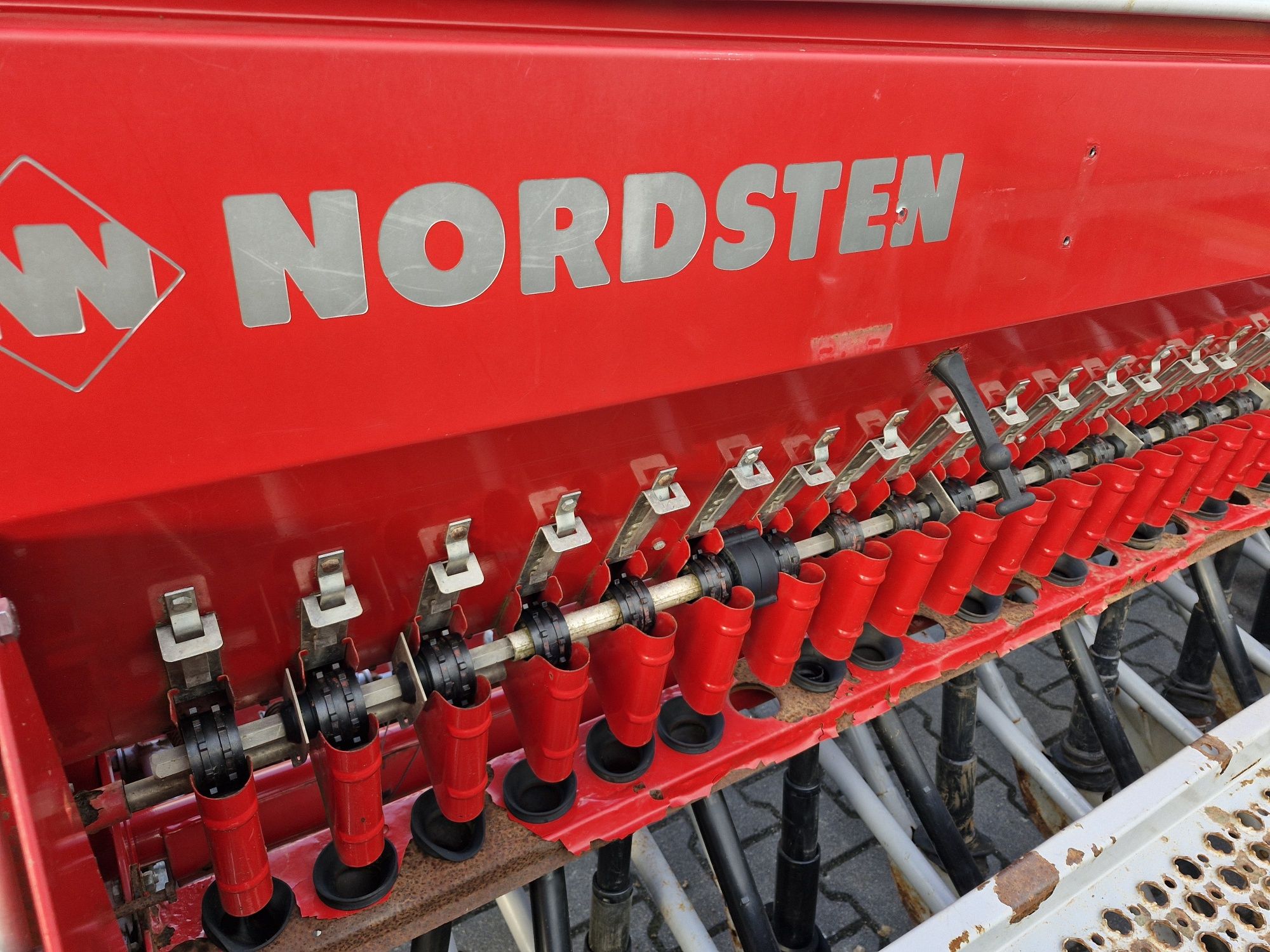 Siewnik zbożowy 2006 rok Kongskilde Nordsten NS1130