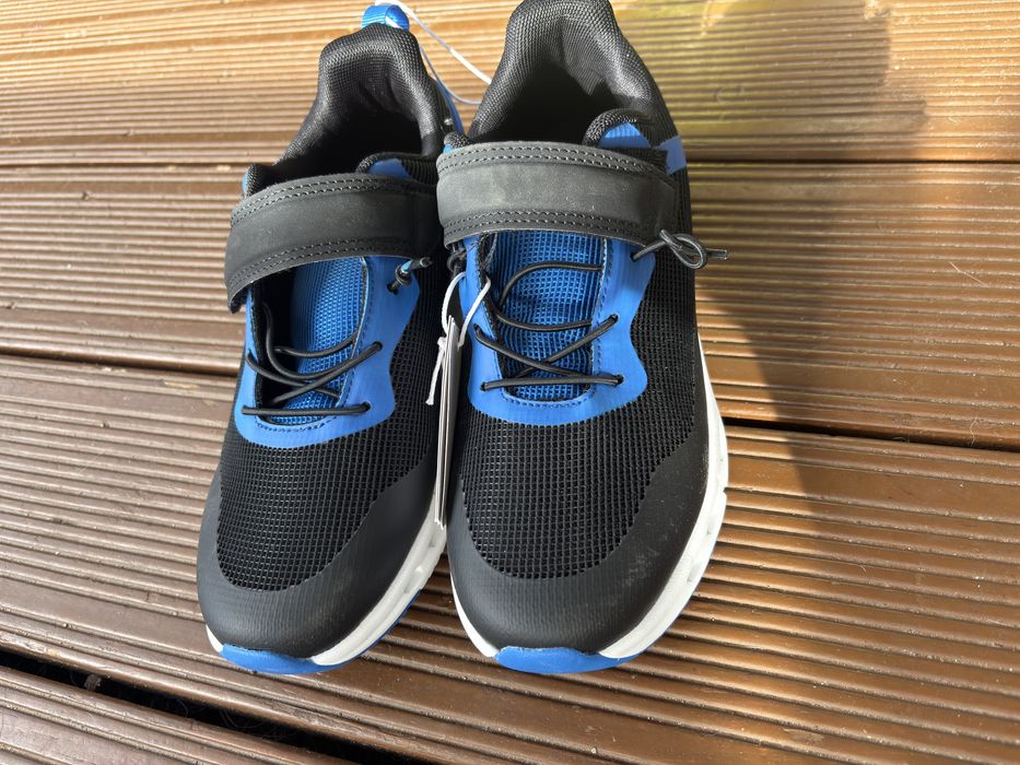 Buty Reserved snikersy lekkie na rzepy 37