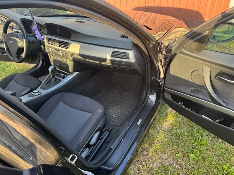 Sprzedam BMW e90 uszkodzone