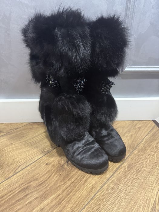 Чоботи хутряні жіночі