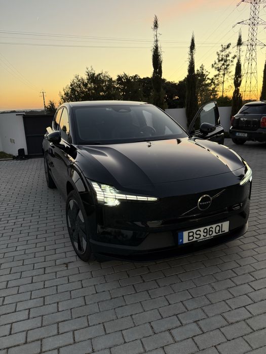 Volvo ex 30 69kwh single Motor extended Range Plus 272cv 2024