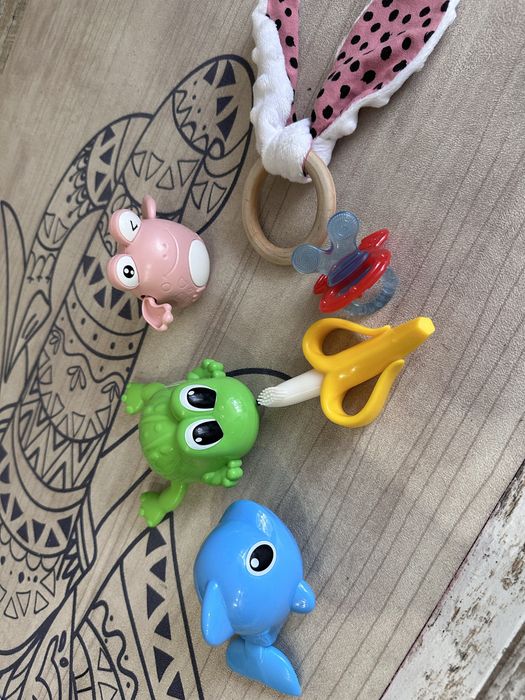 Силіконовий прорізувач для зубчиків 2в 1 банан