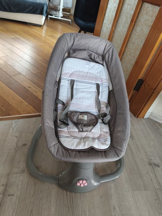 Продам качелю жезлонг для новонароджених