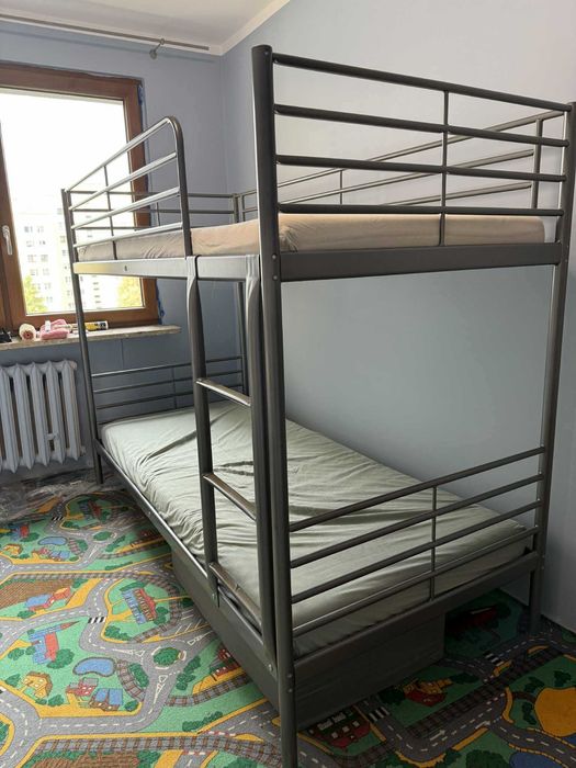 Łóżko pietrowe metalowe