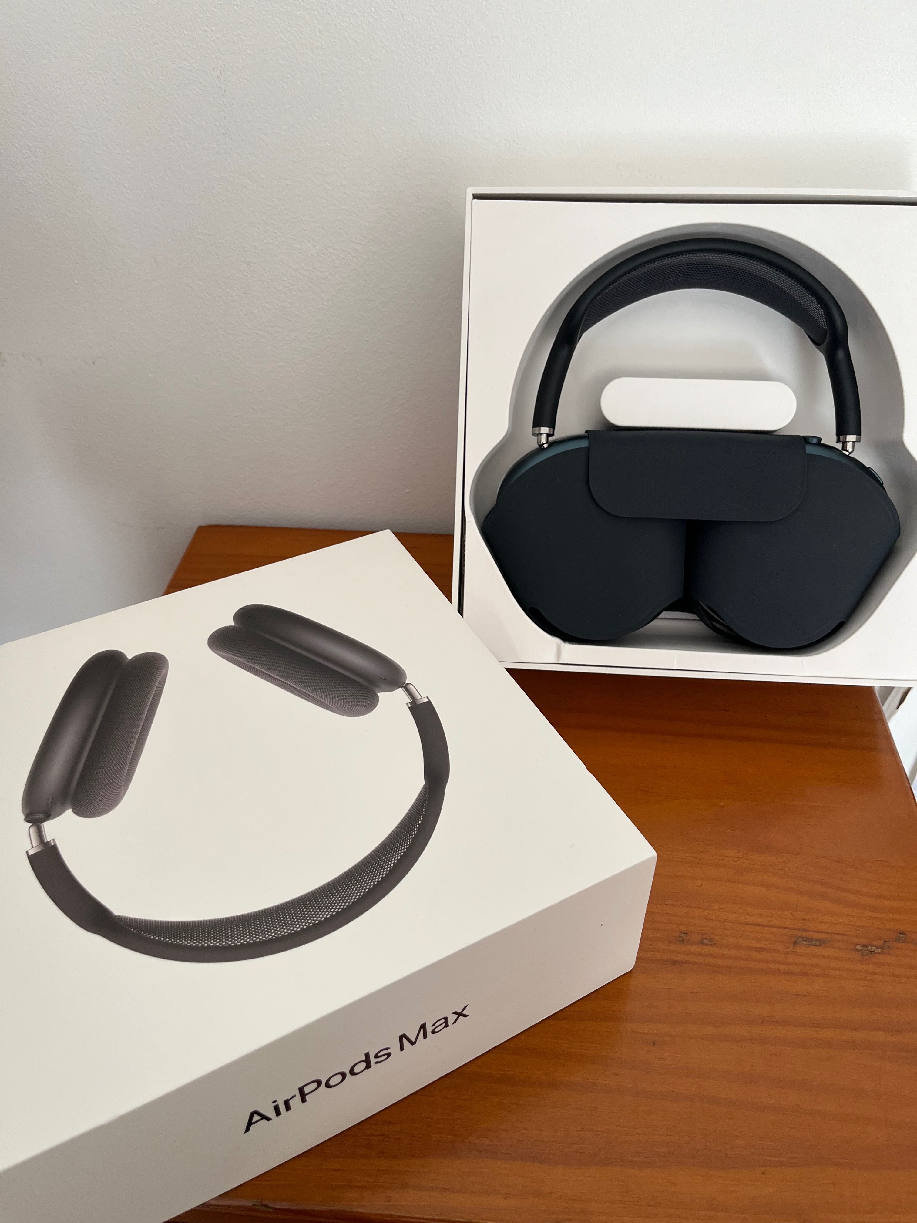 AirPods Max USB-C with Smart Case