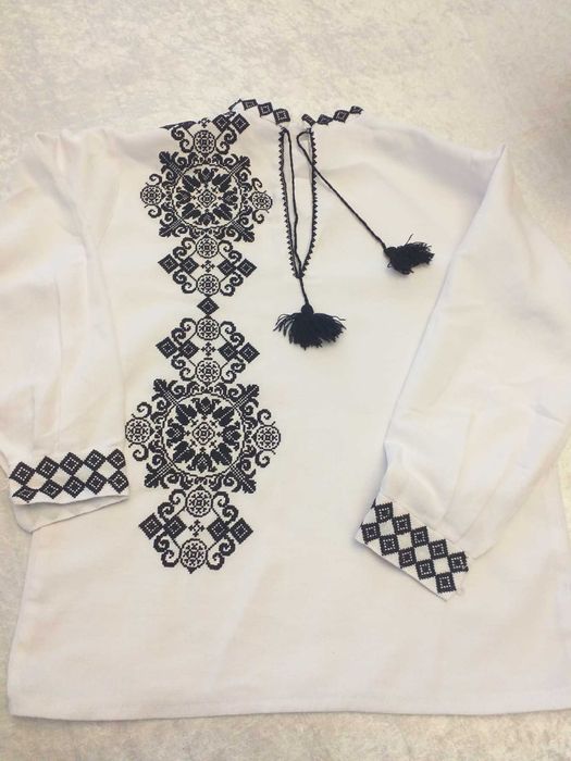 Вишиванка для хлопчика в ідеальному стані