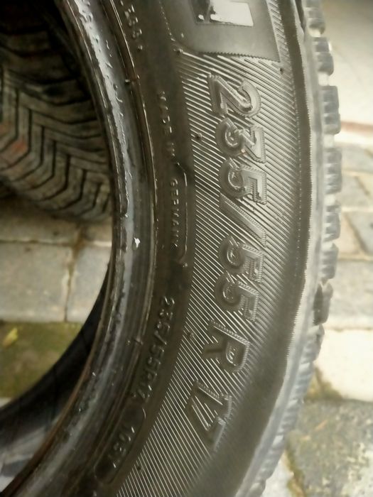 Opony całoroczne 235/55/17