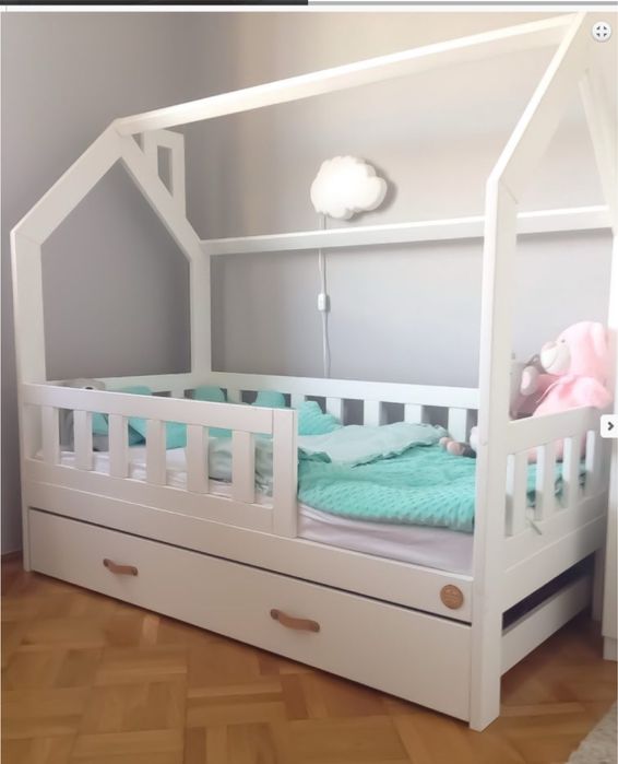 Łóżko domek z szufladą 90 x 190 białe solidne dla dziecka